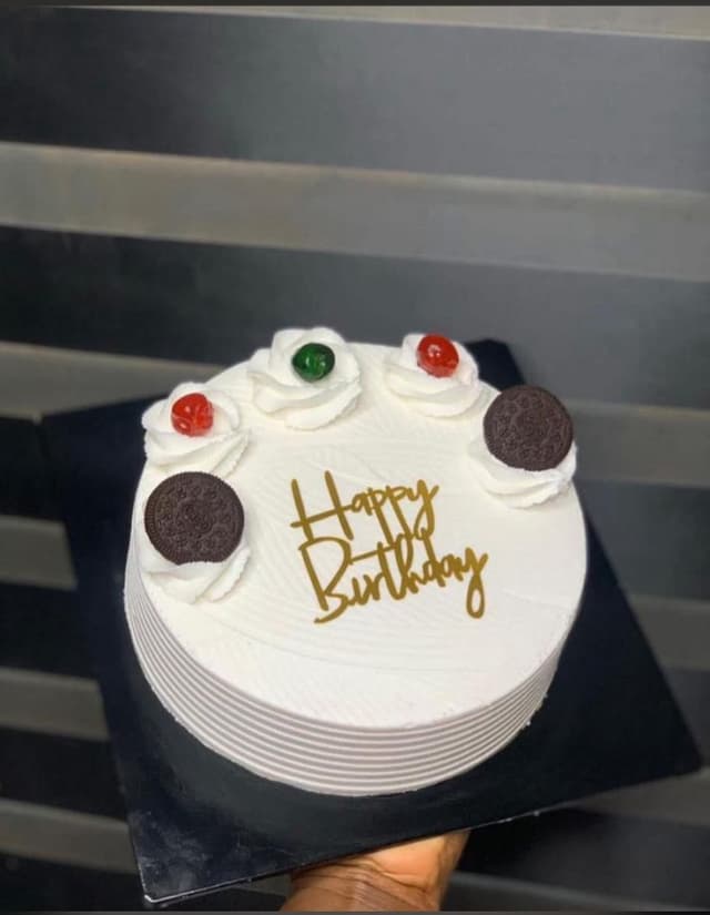 Custom Cakes